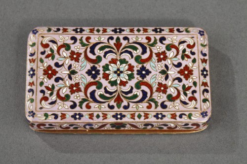 Mid-19th century Gold and champlevé enamel snuffbox - 