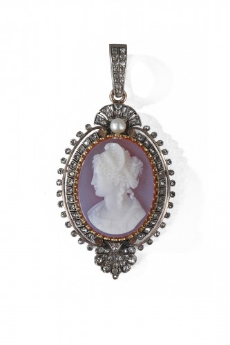 19th century Cameo on agate, gold and diamond