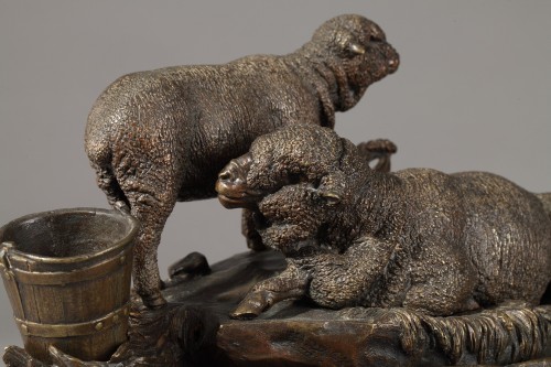 XIXe siècle - Jules Moigniez (1835-1894) - Les deux moutons, encrier en bronze patiné