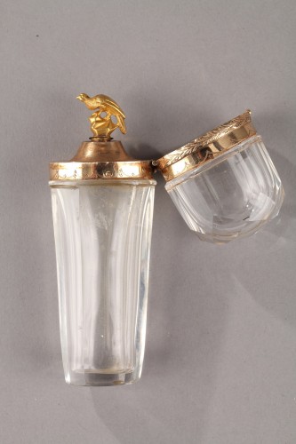 Objects of Vertu  - 18th century Gold an cut crystal perfume Flask