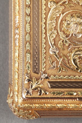 Antiquités - Tabatière en or, Restauration début du XIXe siècle