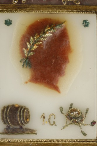 Boite écaille, or et cire à rébus, milieu du XIXe siècle - Ouaiss Antiquités