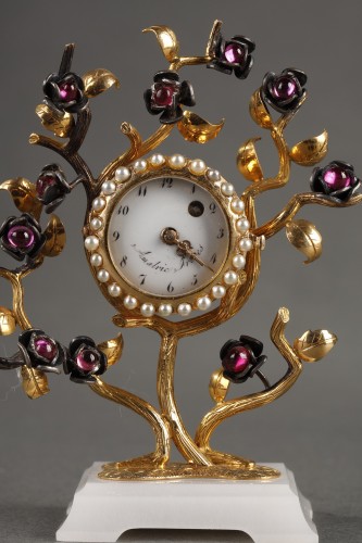 Pendulette de bureau en or, agate, rubis, perles - Horlogerie Style 