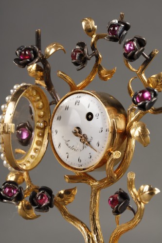 Pendulette de bureau en or, agate, rubis, perles - 