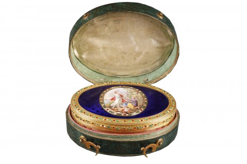 Exceptional 18th century enamelled gold box