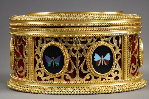 Objects of Vertu  - A 19th century jewellery box in pietra dura ormulu mounted by Tahan. 