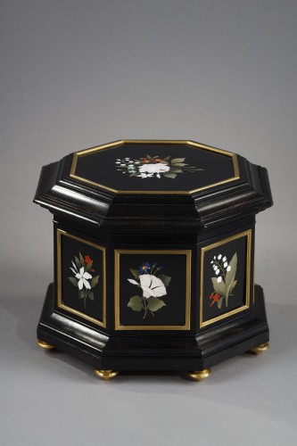 Mid-19th century jewellery black box with pietra dura plates. - Objects of Vertu Style Louis-Philippe