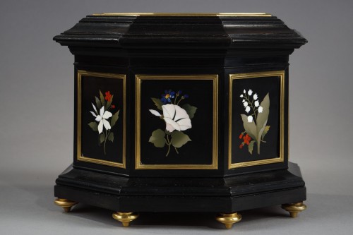 Objects of Vertu  - Mid-19th century jewellery black box with pietra dura plates