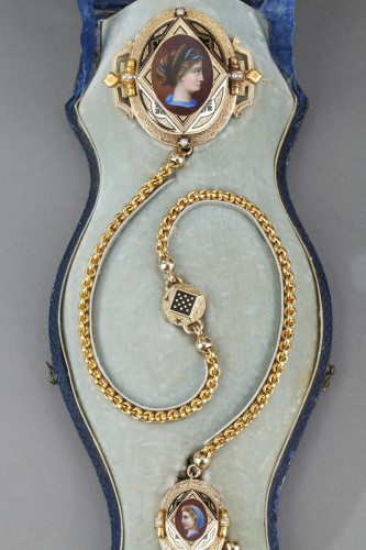Mid-19th century Gold enamel chatelaine with Frères Junod&#039; watch - Antique Jewellery Style Napoléon III