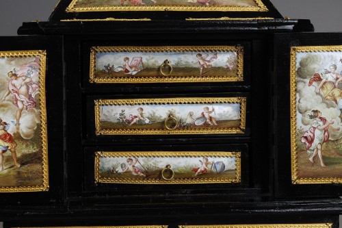 Antiquités - Cabinet en émail de Vienne, bronze doré, placage d'ébène et bois - Vienne fin 19e