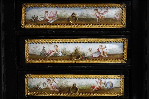 Antiquités - Cabinet en émail de Vienne, bronze doré, placage d'ébène et bois - Vienne fin 19e