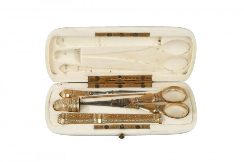 19th-century Gold and ivory sewing case