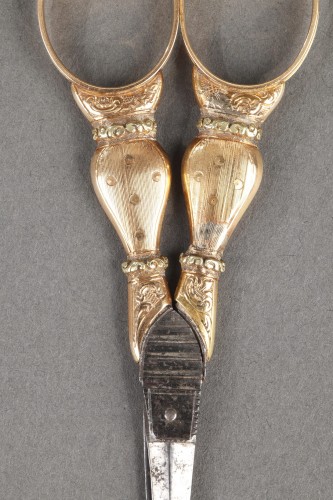 Antiquités - Nécessaire à couture en or et ivoire du XIXe siècle