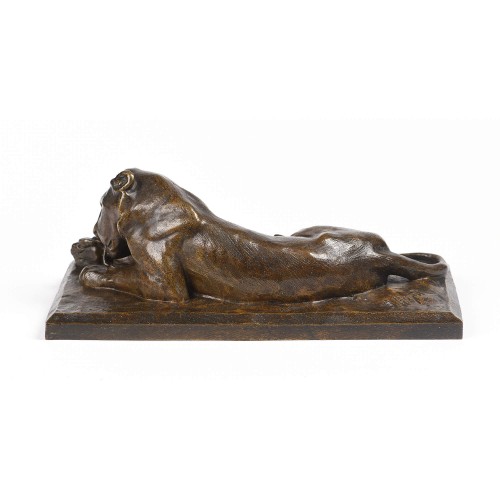Georges-Lucien GUYOT (1885-1973) - Lionne couchée se léchant la patte - Galerie Paris Manaus