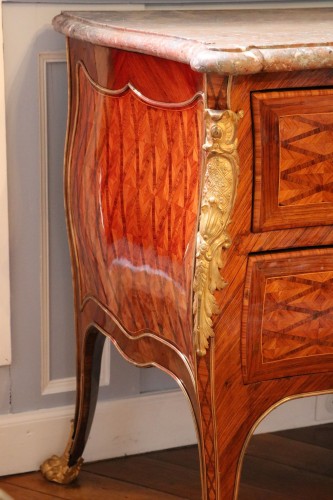 Grande commode galbée d'époque Régence - Mobilier Style Régence