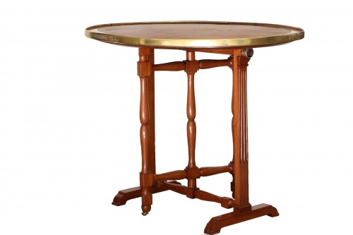 Mahogany circular swivel tea table