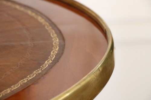 Table à thé circulaire pivotante en acajou - Mobilier Style Louis XVI