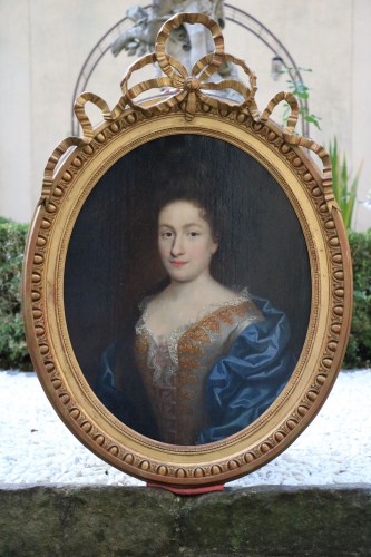 Paire de portraits de forme ovale, École française du 18e siècle - Tableaux et dessins Style Régence