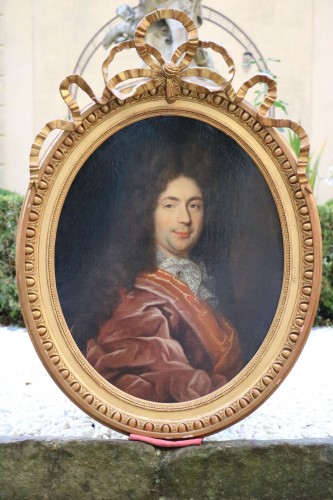 Tableaux et dessins Tableaux XVIIIe siècle - Paire de portraits de forme ovale, École française du 18e siècle