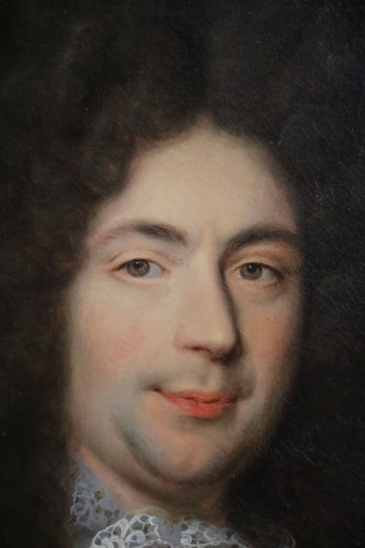 Antiquités - Paire de portraits de forme ovale, École française du 18e siècle