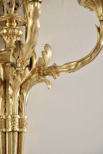 18th century - Pair of Louis XVI wall sconces in gilt bronze