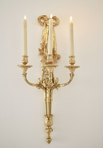 Antiquités - Pair of Louis XVI wall sconces in gilt bronze