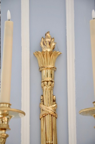 Suite de quatre appliques en bronze doré - Louis XVI