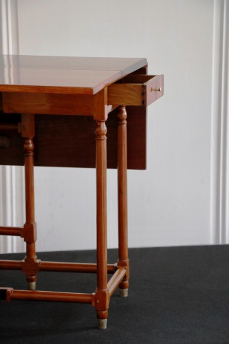 Furniture  - Mahogany gateleg table, late 18th century