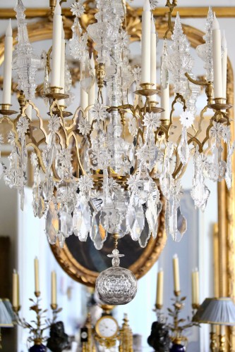 Grand lustre à 16 bras de lumière en cristal - Luminaires Style Louis XV