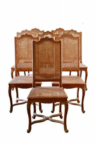 Ensemble de huit chaises cannées d'époque Régence