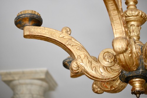 Lustre en bois doré à six bras de lumière - Luminaires Style Louis XIV