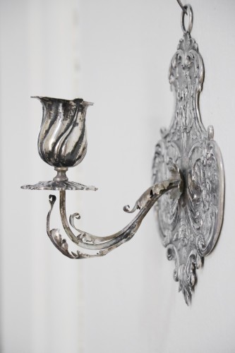 Paire d’appliques en argent à un bras de lumière - Galerie Pellat de Villedon