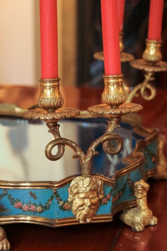 Objet de décoration Cassolettes, coupe et vase - Surtout peint muni de huit bras de lumière