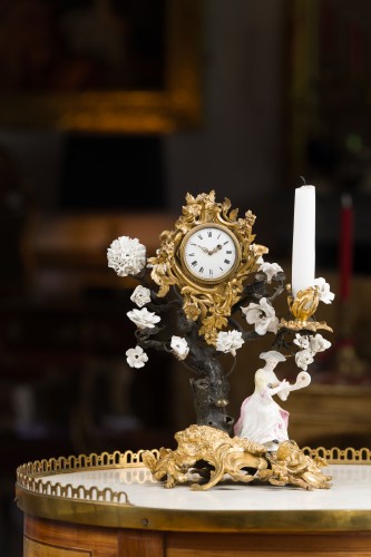 Petite pendule dite porte-montre formant bougeoir - Horlogerie Style Louis XV