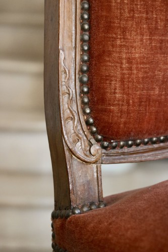 Ensemble de huit chaises en bois naturel - Louis XV