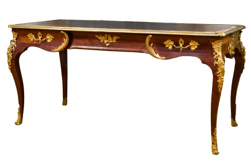 An exceptional flat desk in amaranth by &#039;Antoine Robert Gaudreaus