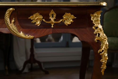 18th century - An exceptional flat desk in amaranth by &#039;Antoine Robert Gaudreaus