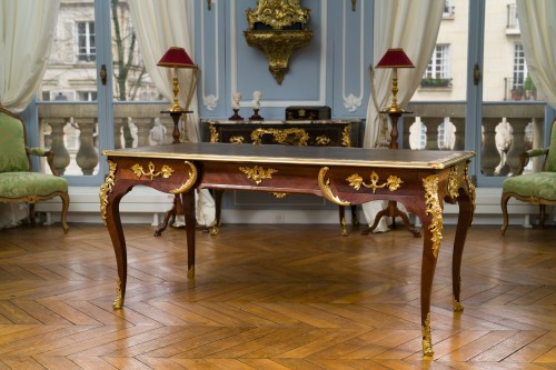 Antiquités - An exceptional flat desk in amaranth by &#039;Antoine Robert Gaudreaus
