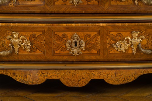Antiquités - Exceptionnelle commode tombeau marquetée