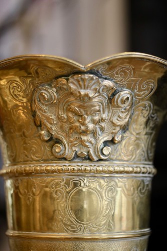 Paire d’aiguières en laiton poli - Louis XIV