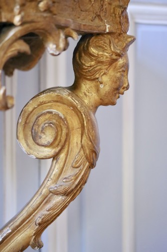 XVIIIe siècle - Console en bois doré et sculpté