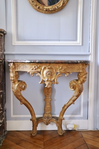 Régence - Console en bois doré et sculpté