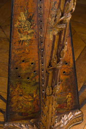 XVIIIe siècle - Harpe à pédale en bois doré et sculpté d'époque Louis XVI