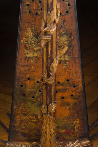 Harpe à pédale en bois doré et sculpté d'époque Louis XVI - Louis XVI