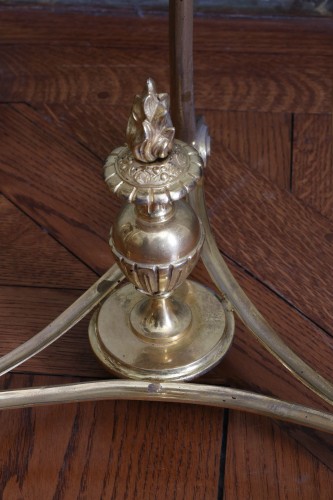 XVIIIe siècle - Paire de guéridons tripodes, Louis XVI