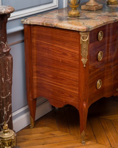 XVIIIe siècle - Paire de commodes d'époque Transition