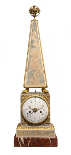 Pendule obélisque Louis XVI signée Bourdier