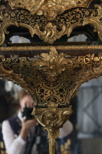 Horlogerie Cartel - Cartel en marqueterie Boulle et sa console d’applique au C couronné