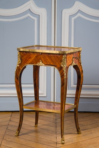 Table à écrire, modèle de RVLC dit Lacroix d'époque Louis XV - Mobilier Style Louis XV