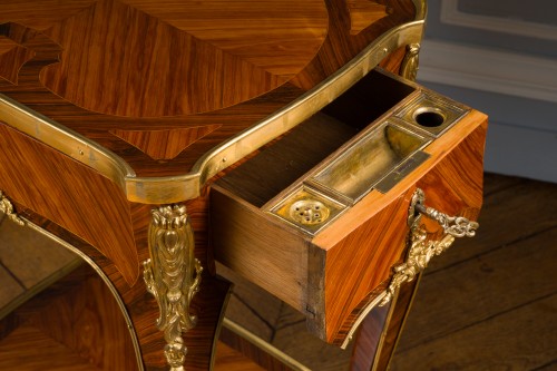 Table à écrire, modèle de RVLC dit Lacroix d'époque Louis XV - Galerie Pellat de Villedon